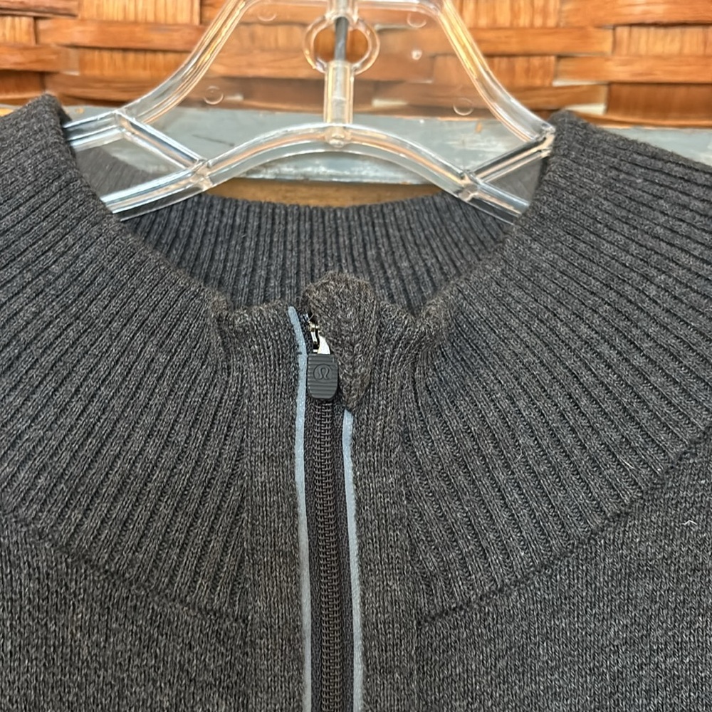 Lululemon lighting bolt 1/2 zip Sweater NWT - Picture 4 of 7